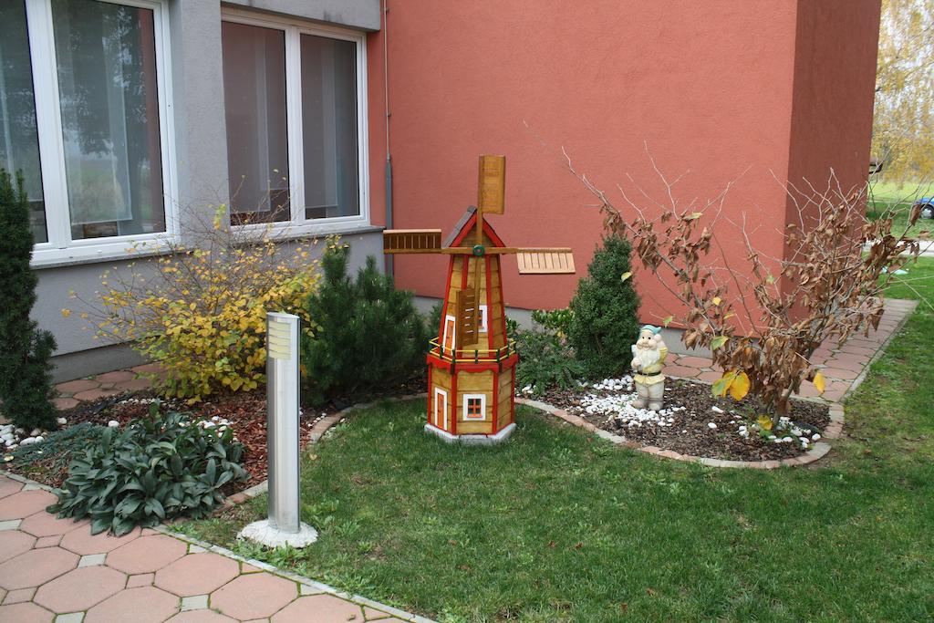 Penzion Letalisce Murska Sobota Exterior foto